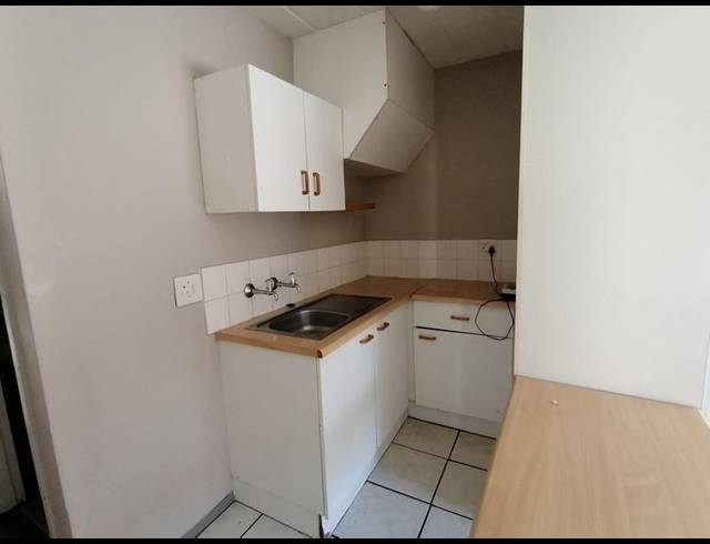 1 BEDROOM PROPERTY TO RENT IN DIE BULT